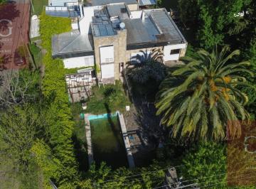 Casa · 360m² · Terreno en Esquina 30x30 City Bell Ideal Desarrolladores