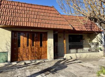 Casa · 166m² · 6 Ambientes · 1 Cochera · Casa en Venta 2 Dorm. Los Hornos
