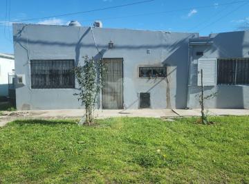 Casa · 80m² · 3 Ambientes · 1 Cochera · Casa en Venta 2 Dorm. Ensenada