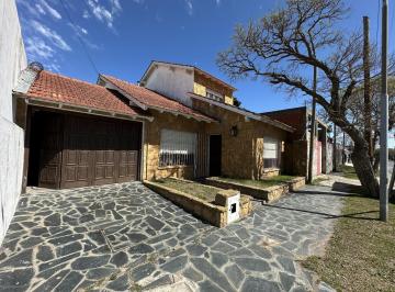 Casa · 131m² · 5 Ambientes · 1 Cochera · Casa en Venta 3 Dorm. Santa Teresita