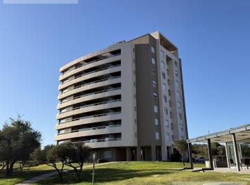 Departamento · 190m² · 5 Ambientes · 1 Cochera · Departamento en Alquiler en Milenica IV con 3 Dorm. y 3 Baños.