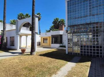 Casa · 426m² · 5 Ambientes · 3 Cocheras · Venta Casa 4 Dorm. + Depto Pileta Cochera - Calera Centro