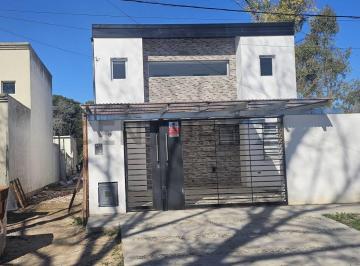 Casa · 80m² · 4 Ambientes · 1 Cochera · Duplex a Estrenar en Calle 450 E/27 y 28 City Bell
