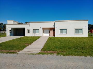 Casa de 4 ambientes, Luján · Casa en Venta a Estrenar en Comarcas de Lujan, Barrio Santa Ines
