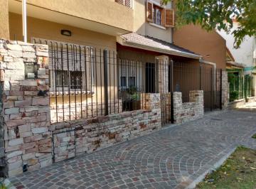 Casa de 4 ambientes, Lomas de Zamora · Casa en Venta en Lomas de Zamora