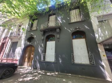 Casa · 375m² · 10 Ambientes · 3 Cocheras · Casa en Alquiler en 51/3 y 4 La Plata - Alberto Dacal Propiedades