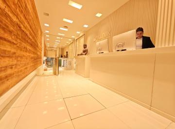 Consultorio de 6 ambientes, Recoleta · Arenales y Uruguay Elegante Frances Totalmente Reciclado a Nuevo de Lujo