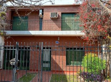 Casa · 144m² · 6 Ambientes · 1 Cochera · Venta - Casa 3 Dorm. - Lavalle 95 - Capitan Bermudez