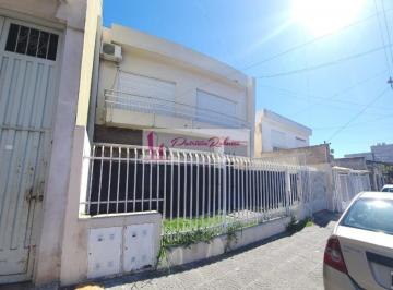 Casa · 100m² · 6 Ambientes · 1 Cochera · En Venta Casa Multifamiliar en Villa Celina Polo Textil Lote.