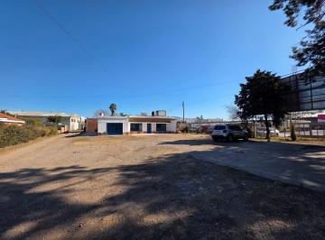 Local comercial · 150m² · Amplio Deposito con y Terreno Amplio Sobre Juan B. Justo!