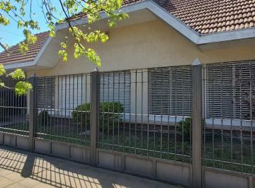 Casa de 5 ambientes, Morón · Venta Chalet 4 Ambientes en Haedo, Todo en Planta Baja con Pileta y Parque