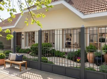 Casa de 5 ambientes, Morón · Venta Chalet 4 Ambientes en Haedo, Todo en Planta Baja con Pileta y Parque