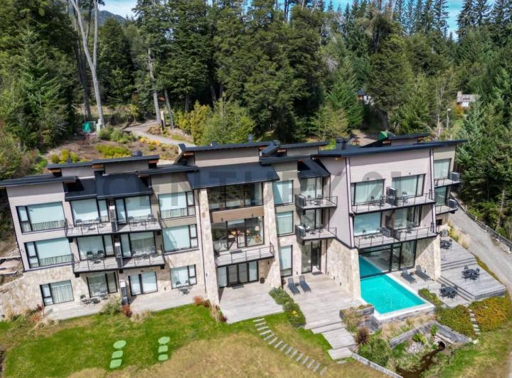 Hotel · 1520m²