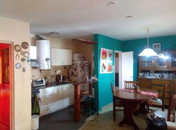 Casa · 127m² · 4 Ambientes · 1 Cochera · Los Naranjos - Venta - Casa 3dor, Patio Grande! Ideal Comercio
