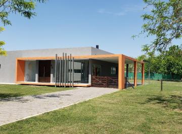 Casa · 121m² · 6 Ambientes · 2 Cocheras · Casa en Venta El Nacional, Gral. Rodríguez