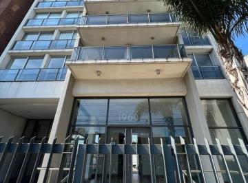 Departamento · 55m² · 2 Ambientes · 1 Cochera · Alsina 1960 2°a