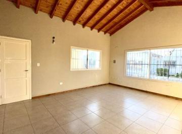 Casa de 3 ambientes, Las Heras · Alquiler Casa Pellegrini y San Martín
