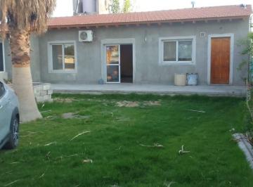 Casa · 115m² · 3 Dormitorios · 2 Cocheras · Hermosa Casa en Venta en Corralitos