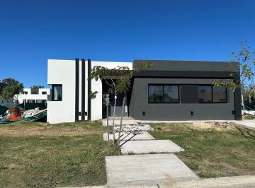 Casa · 11m² · 4 Ambientes · Casa en Venta en Santa Sofía, Pilar del Este, Pilar