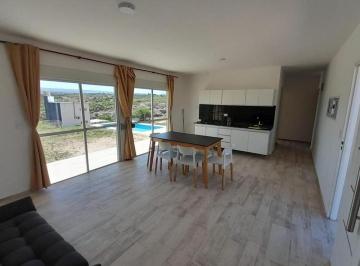 Casa · 50m² · 3 Ambientes · 1 Cochera · Venta Casa Estacia Vieja 2 Dorm y Pileta a Estrenar