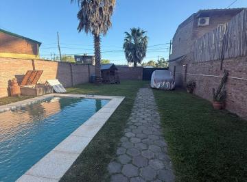 Casa · 87m² · 4 Ambientes · Casa - Roldán