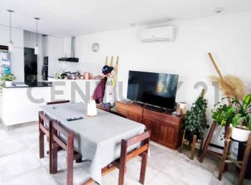 Casa · Casa en Venta en Villa Castells 10 Entre 504 y 505