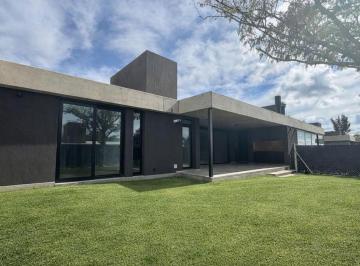 Casa · 198m² · 5 Ambientes · 2 Cocheras · Casa en Venta 3 Dorm. Una Sola Planta Patagonia Home Villa Warcalde Cordoba