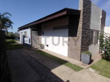 Casa · 100m² · 2 Ambientes · 2 Cocheras · Casa en Venta en Parque Sicardi,100 M&sup2;,parque y Pileta.