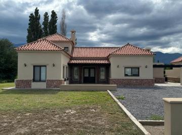 Casa · 296m² · 5 Ambientes · 2 Cocheras · Casa en La Estancia de Cafayate