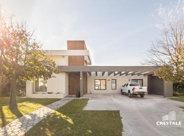 Casa · 265m² · 5 Ambientes · 4 Cocheras · Venta Casa 3 Dorm. Kentucky Club de Campo Barrio Privado