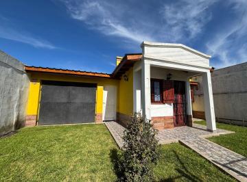 Casa · 98m² · 3 Ambientes · 3 Cocheras · Casa en San Cayetano
