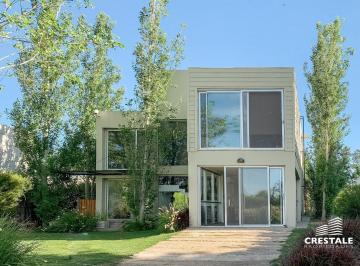Casa · 180m² · 5 Ambientes · 1 Cochera · Venta Casa Fisherton Pasos del Jockey Barrio Cerrado