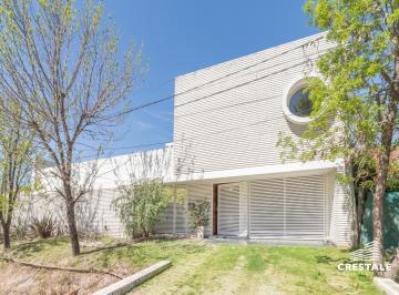 Casa · 205m² · 6 Ambientes · 1 Cochera · Venta Casa 3 Dorm. Fisherton Rosario
