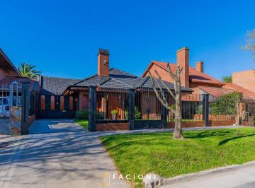 Casa de 5 ambientes, Mar del Plata · Chalet 5 Ambientes - Caisamar