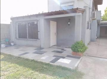 Casa · 182m² · 4 Ambientes · 1 Cochera · Casa en Los Hornos