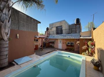 Casa · 69ha · 5 Ambientes · 1 Cochera · Casa en Zona Sur