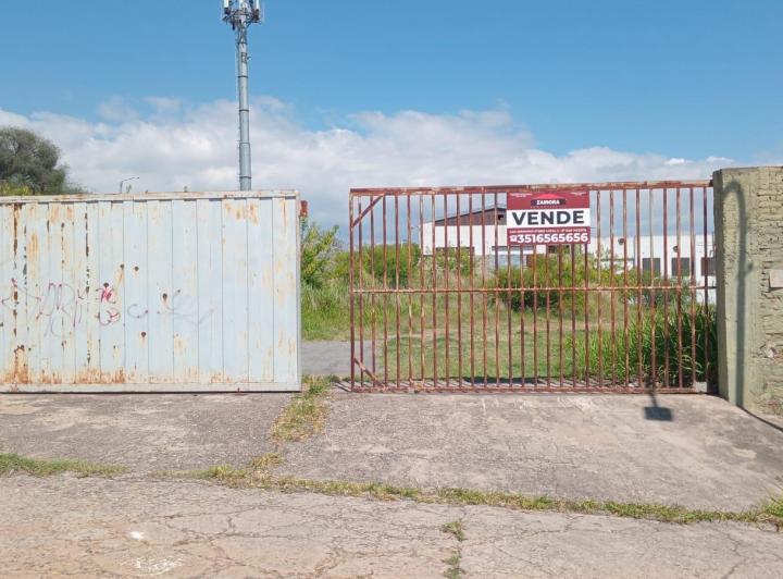 Terreno · 1298m²