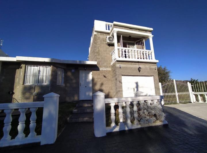 Casa · 158m² · 5 Ambientes · 1 Cochera