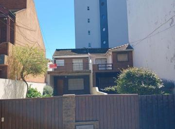 DIT-DIT-6092_2 · Casa 3 Dorm.. | Hernandarias 147