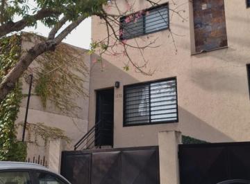 PH · 70m² · 3 Ambientes · 1 Cochera · PH en Venta