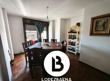 Departamento · 106m² · 6 Ambientes · 1 Cochera · Departamento en Venta Centro de La Ciudad, con Cochera Incluida - Súper Amplio!