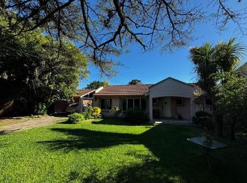 Casa · 200m² · 45 Ambientes · Casa Chalet en Venta en General Pacheco, Tigre, G. B. a. Zona Norte