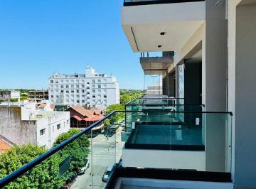 Departamento · 58m² · 1 Dormitorio · 1 Cochera · Venta Semipiso 2 Ambientes con Cochera. Playa Grande