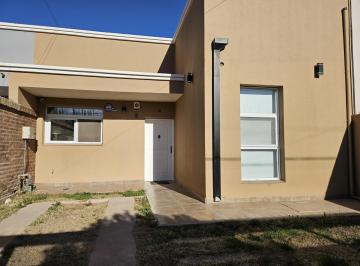 PH · 110m² · 4 Ambientes · 1 Cochera · Alquiler PH en un Planta 3 Dorm. Amoblado Centenario