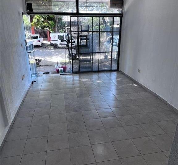 Local comercial · 28m²