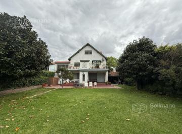 Casa · 420m² · 9 Ambientes · 7 Cocheras · Casa en Venta - La Lucila - Vicente Lopez - 9 Ambientes