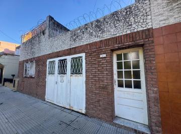 Casa · 172m² · 4 Dormitorios · 1 Cochera · Venta Casa Multifamiliar 6 Ambientes C Garage. Pje Guiraldes 3000