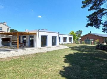 Casa · 128m² · 4 Ambientes · 2 Cocheras · Casa en Venta en Barrancas de San Benito, Chapadmalal.