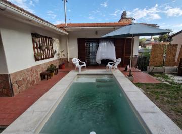 Casa de 10 ambientes, Río Ceballos · Casa en Dos Plantas Ideal Para Vivienda Permanente y Espacio de Trabajo