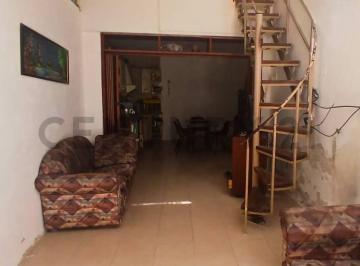 Departamento · 60m² · 5 Ambientes · Venta Departamento 2 Dorm. en PH a Reciclar | Barrio Martin, Rosario
